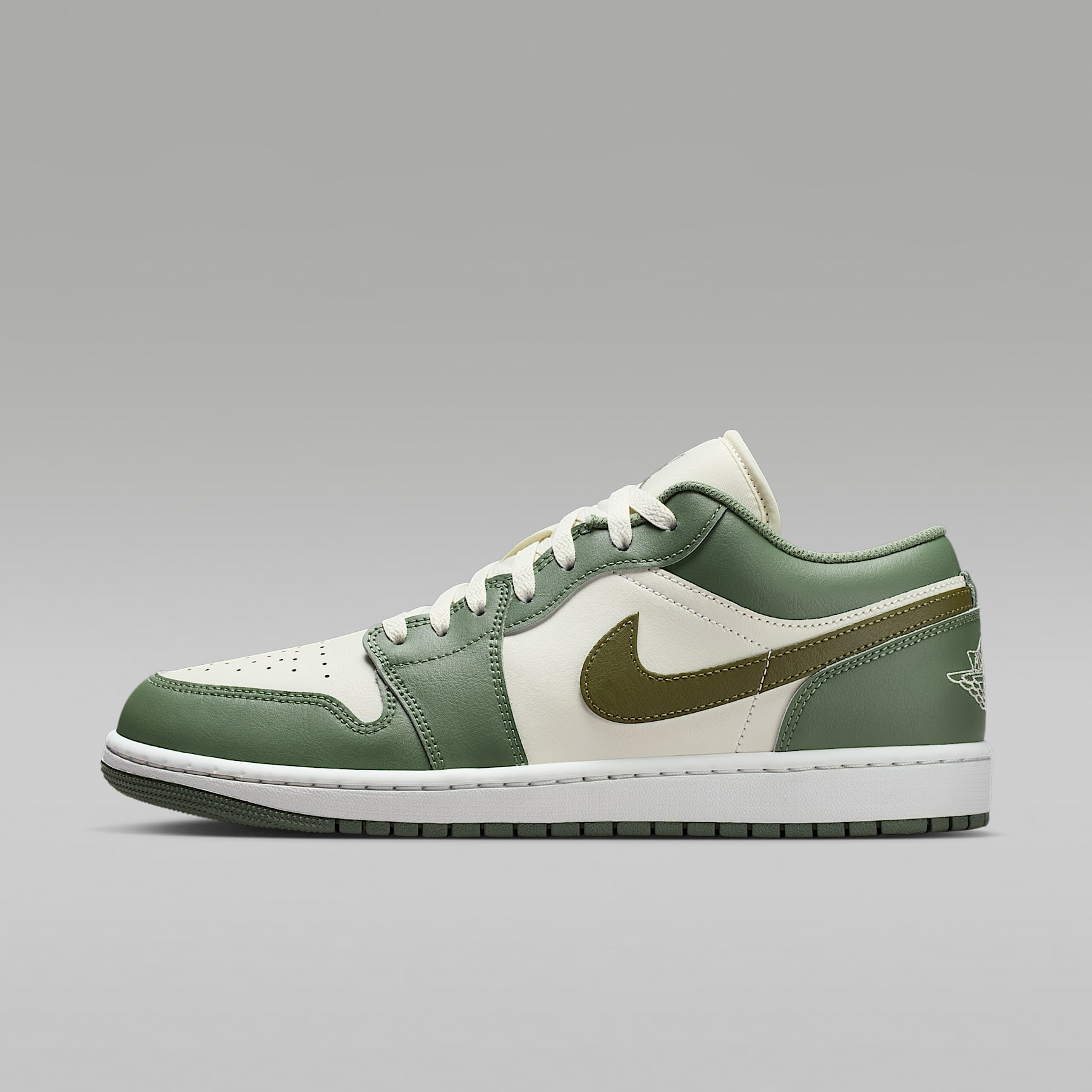 Air Jordan 1 Low Men's Shoes. Nike CA